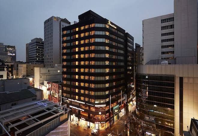Nine tree hotel