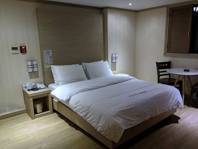 Highway hotel