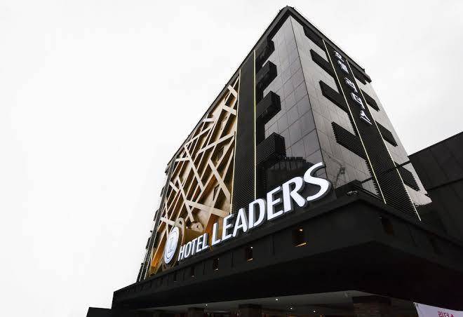 Hotel leaders