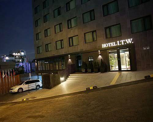 I T W Hotel Image