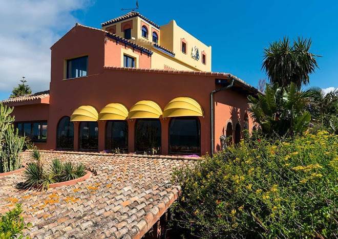 Beach hotel dos mares