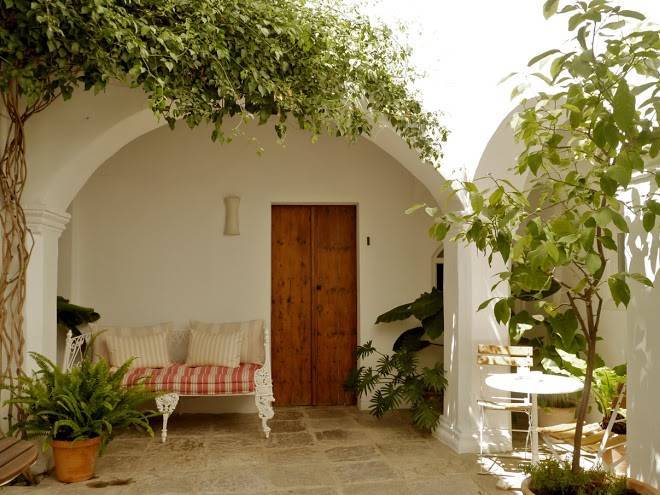 Siete balcones y un patio hotel & taller