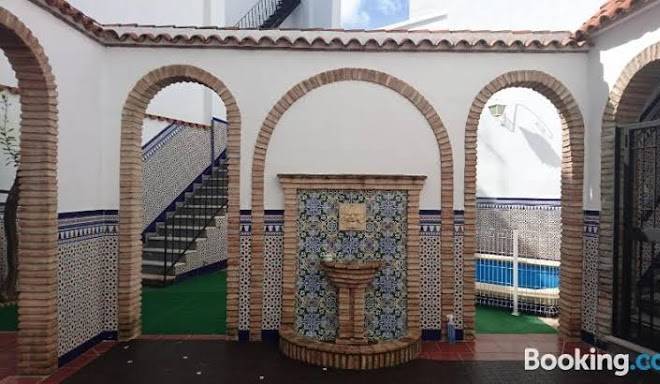 El patio de la piscina