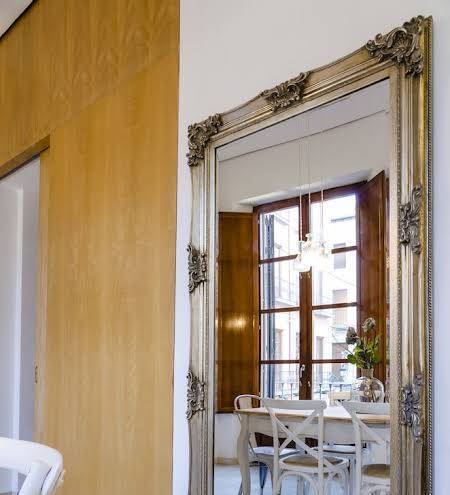 Gold bib rambla