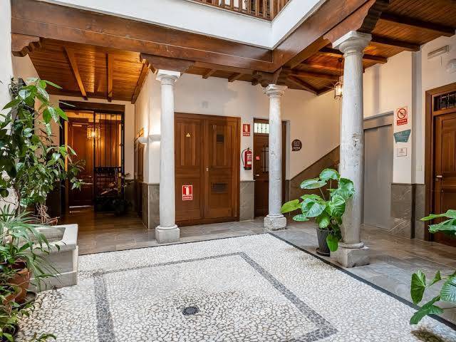 Limehome granada calle sta ana