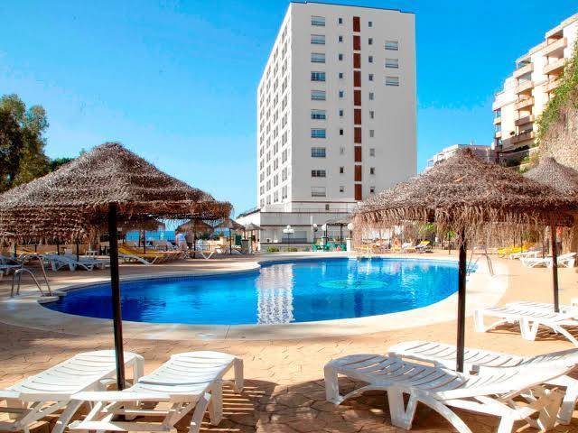 Apartahotel first flatotel international