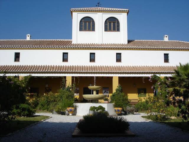 Cortijo puerto el peral