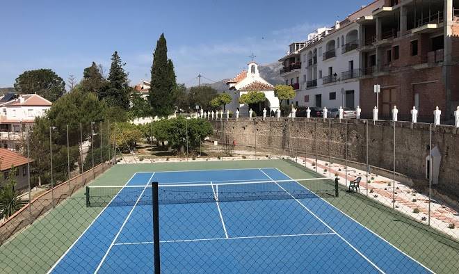 Hotel y bungalows balcon de competa