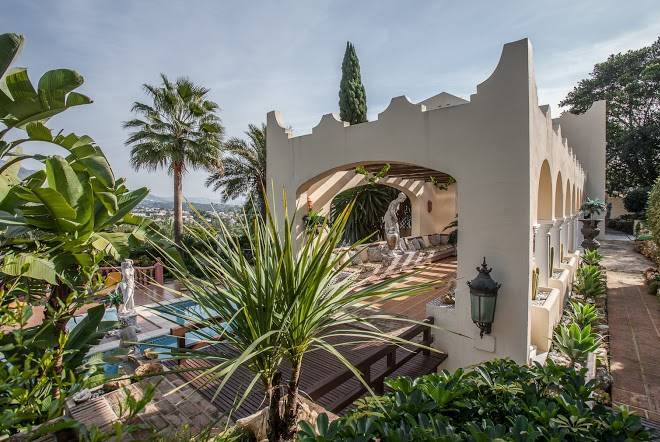 Royal Roman Empire Image