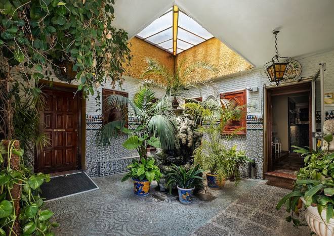 Hotel gines