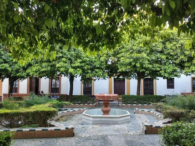 Patio San Eloy Mateos Gago Image