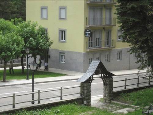 Albergue rio aragon