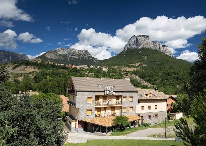 Hotel Cinca Image
