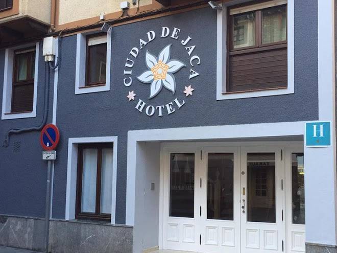 Hotel Ciudad De Jaca Image
