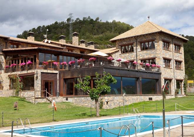 Hotel & spa pena montanesa