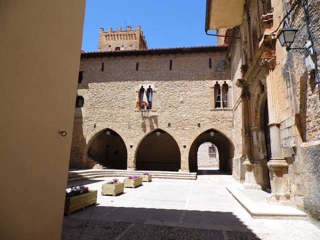 Hospederia palacio de la iglesuela del cid