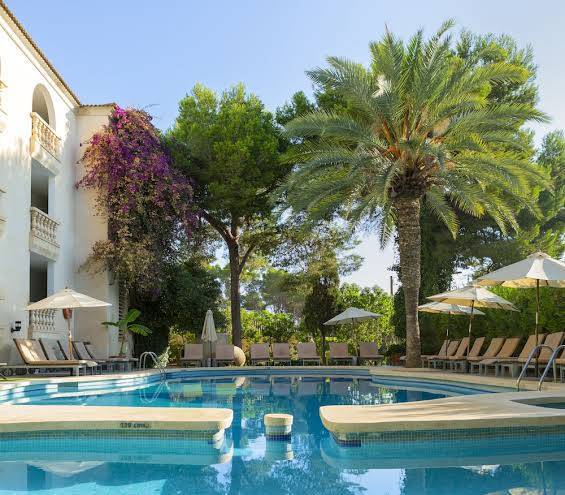 Es baulo petit hotel