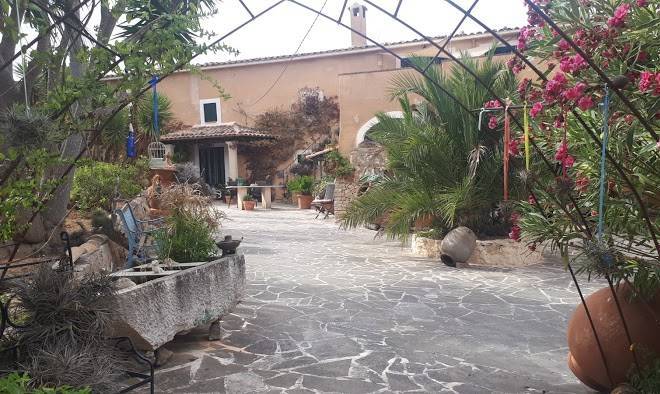 Finca oase can negre