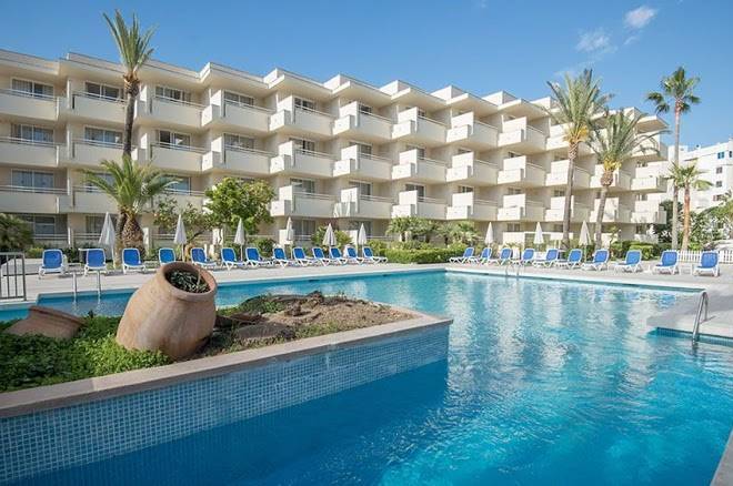 Globales cala bona suites
