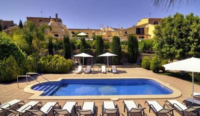 Hotel es jardi