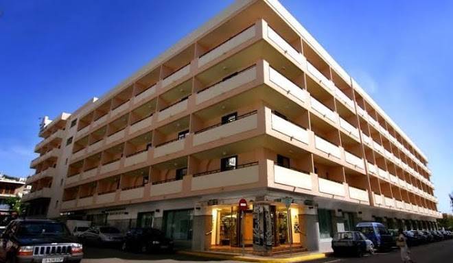 Invisa Hotel La Cala Image