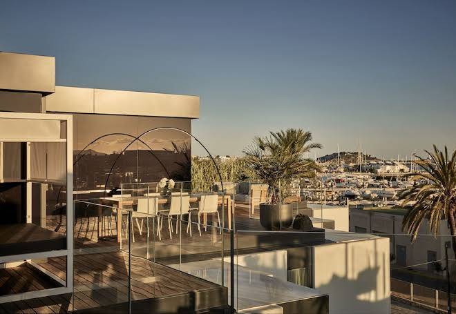 Sir Joan Hotel Image