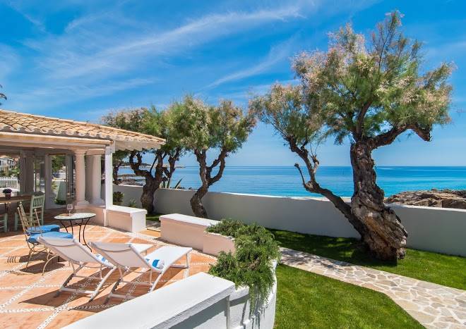 The sea club