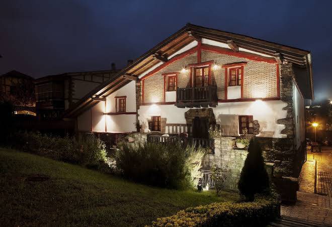 Hotel Iraragorri Image