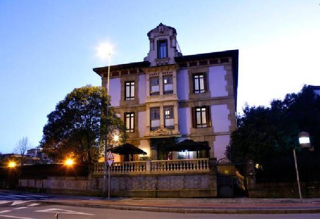 Hotel olajauregi