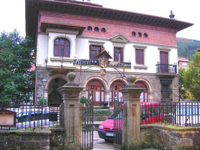 Hotel mauleon