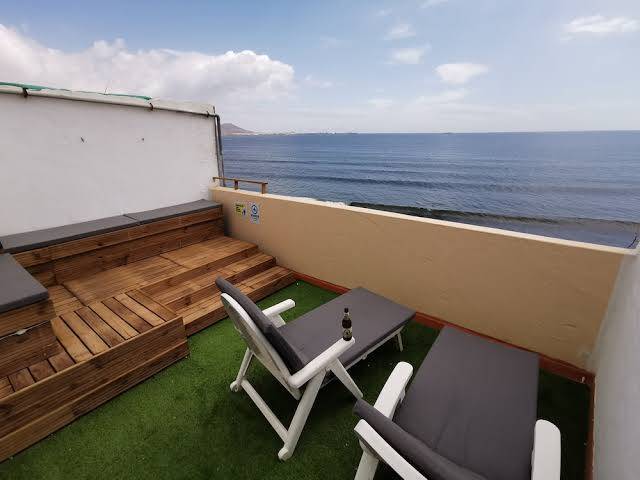 50 knots beachfront casita en pozo izquierdo