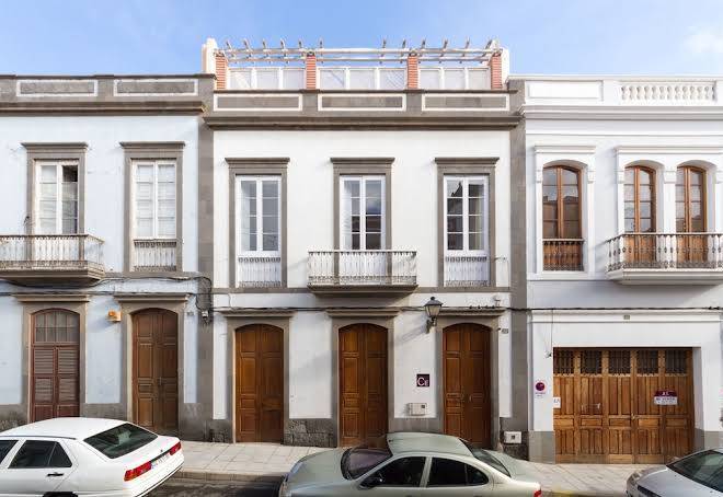 Aminta home