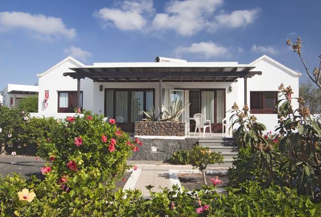 Playa limones bungalows