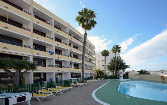 Hotel los juncos i
