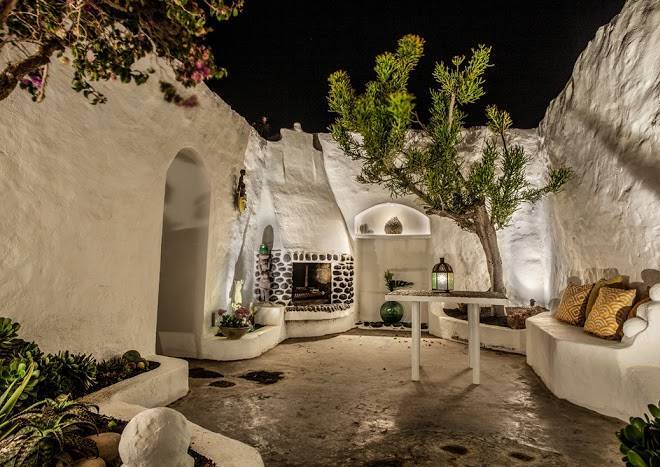 Hotel los lirios