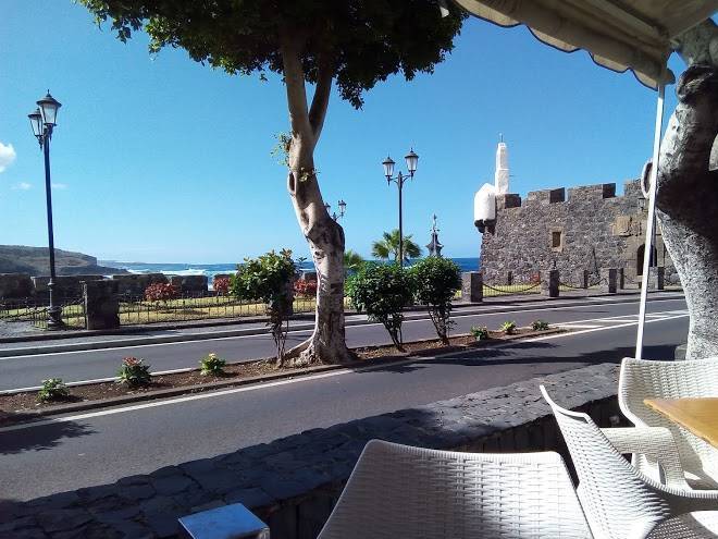 Bar cafeteria isla baja