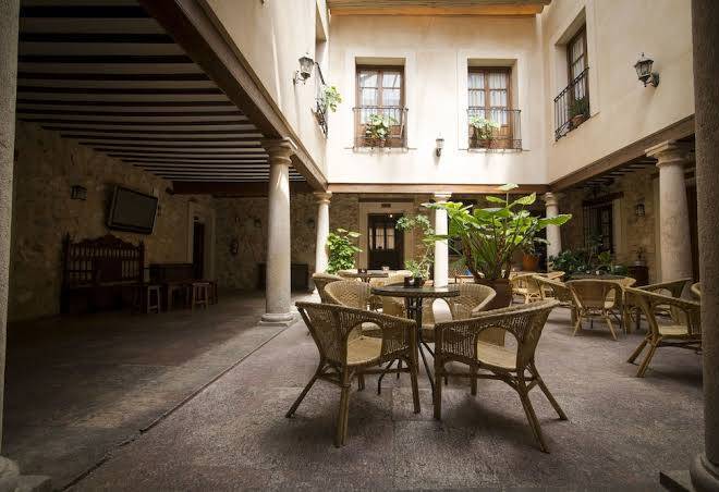 Casona la beltraneja sll