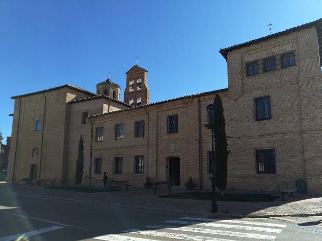 Albergue De La Santa Cruz Image