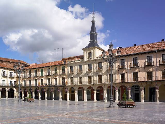 Hotel nh collection leon plaza mayor