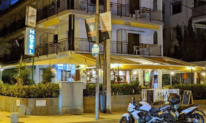 Bar Hotel El Tiburon Image