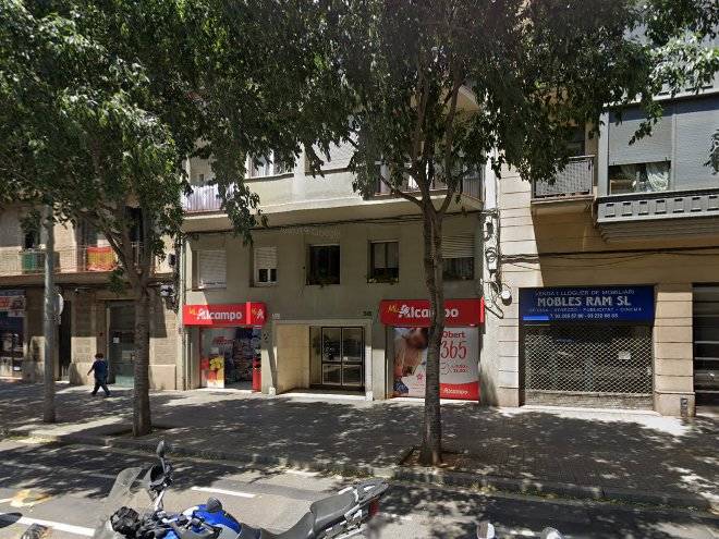 Sant Jordi Pisos Consell De Cent Image