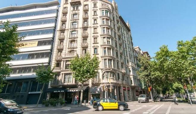 Weflating Passeig De Gracia Image