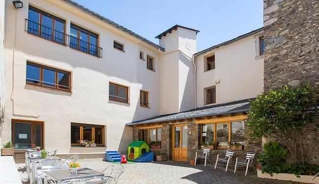 Albergue anna maria janer llivia girona