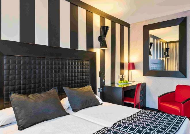 Hotel salles aeroport girona