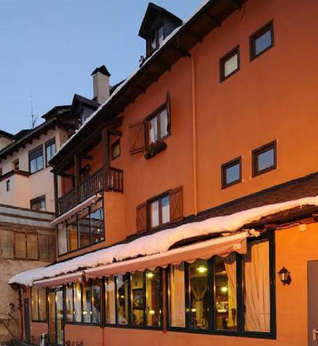 Hotel Colomers Image