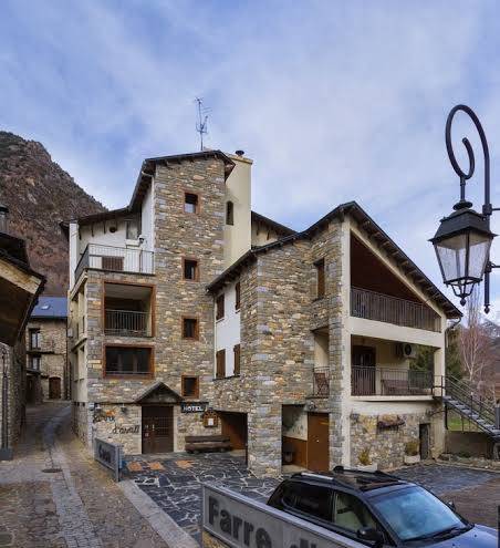 Hotel farre d'avall