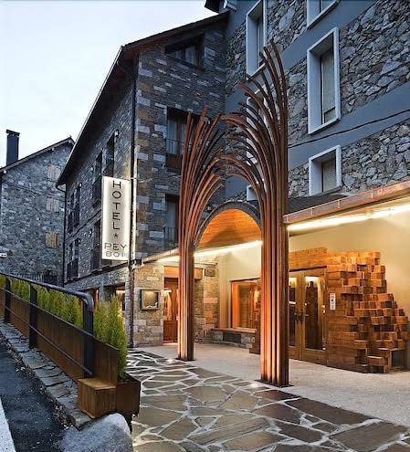 Hotel pey