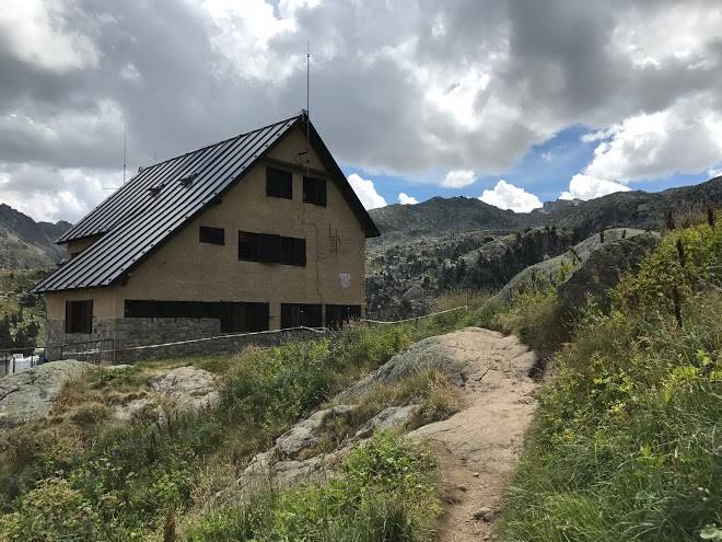 Refugi De Colomers Image