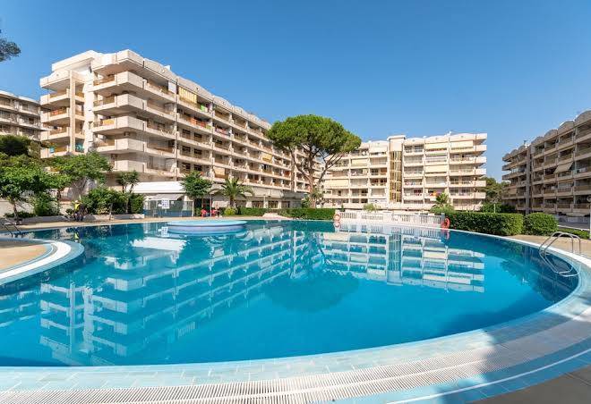 Catalonia gardens apt
