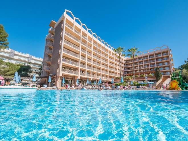 Golden avenida family suites